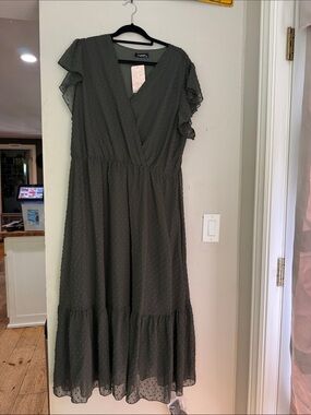 Fashion Olive Green Maxi Dress with Flutter Sleeves nwt